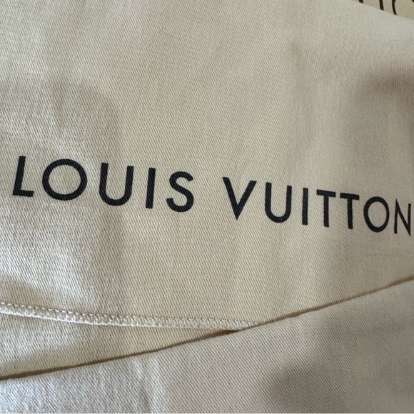 Louis vuitton dust covers - Picture 3 of 5